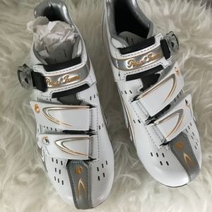 Pearl Izumi road cycling shoes
